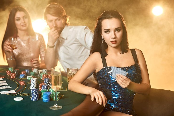 Dealer via4d yang berpengalaman dan profesional di studio baccarat langsung